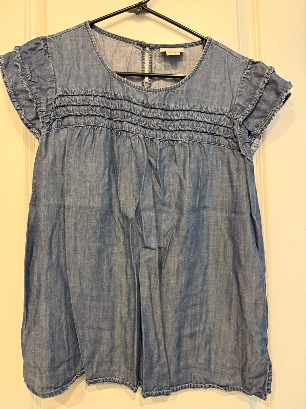 Light Wash Chambray Women's Short Sleeve Top - denim Blue, size medium